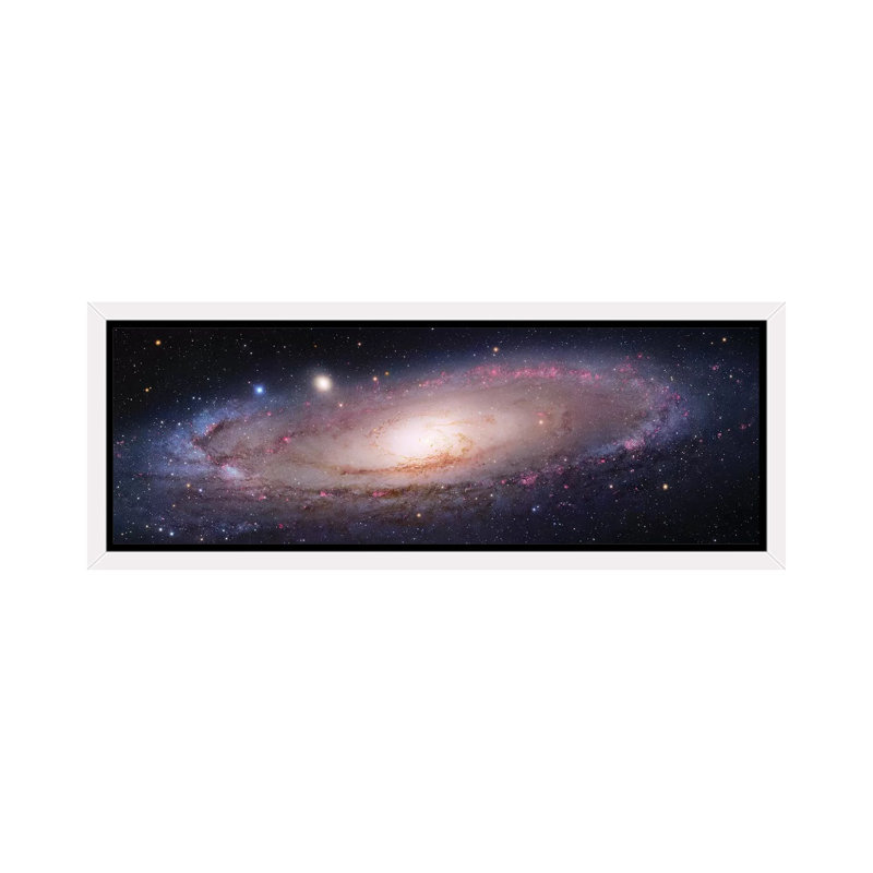 «Andromeda Galaxy VII» - reproduction de photo, H 24 po x l 72 po x P 1,5 po, Cadre blanc, Pas de tapis