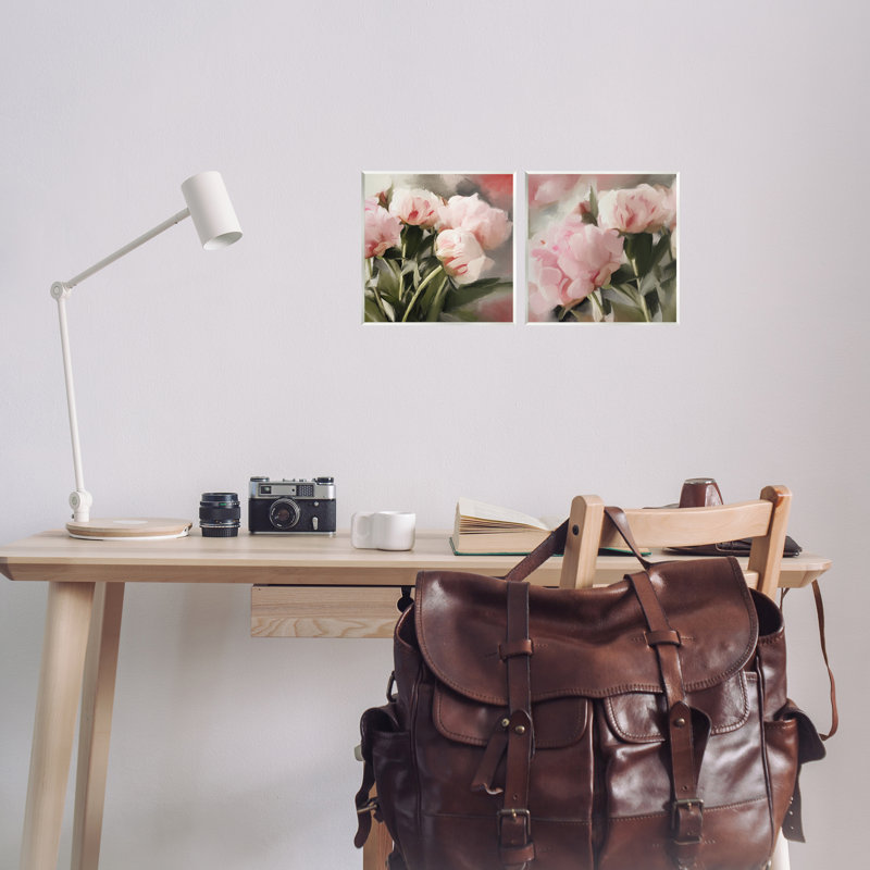 «Soft Soft Peony Arrangement» par Dan Meneely