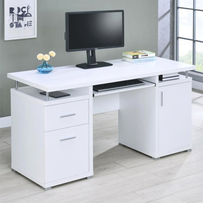 Bureau de 55 po avec 2 tiroirs en blanc, détails en métal élégants, options de rangement suffisantes, tiroirs d'ordinateur blancs de 55 po, détails élégants, capacité abondante