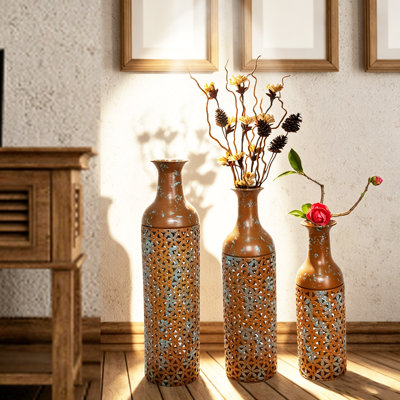 Ensemble de 3 vases décoratifs en métal