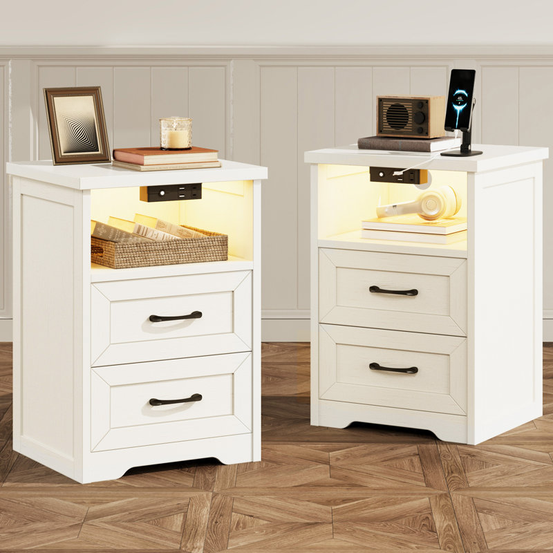 Table de chevet Aeliana Farmhouse avec station de charge et lumières DEL, table de chevet 2 tiroirs pour chambre à coucher, salon (ensemble de 2)