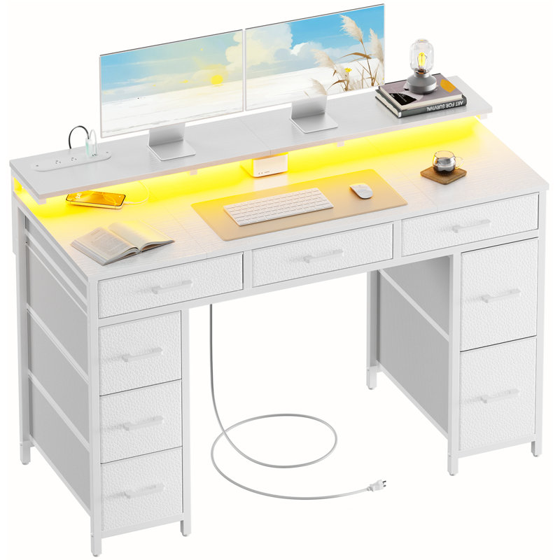Bureau d'ordinateur 47 pouces avec 8 tiroirs de rangement, bureau de jeu avec lumières DEL et prises de courant USB, table de bureau à domicile avec support pour moniteur, table de travail d'écriture pour chambre à coucher, blanc