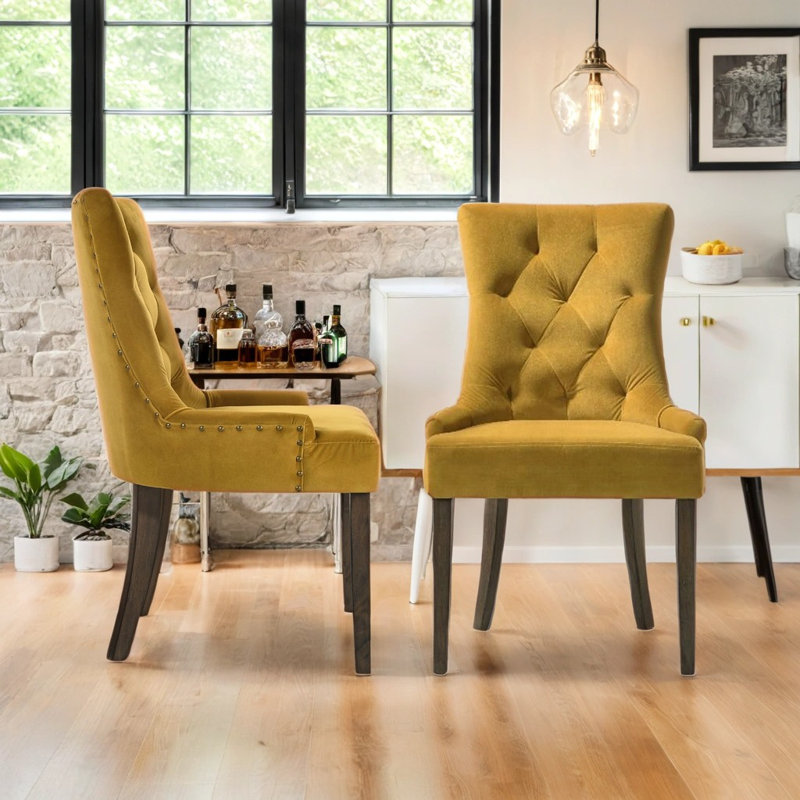 Ensemble de 2 chaises de salle à manger rembourrées avec dossier capitonné et garniture cloutée, Yellow