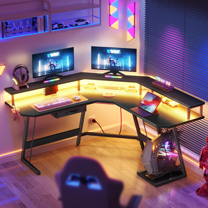 Bureau de jeu en L 55 po avec prises de courant et lumière DEL Lockmer