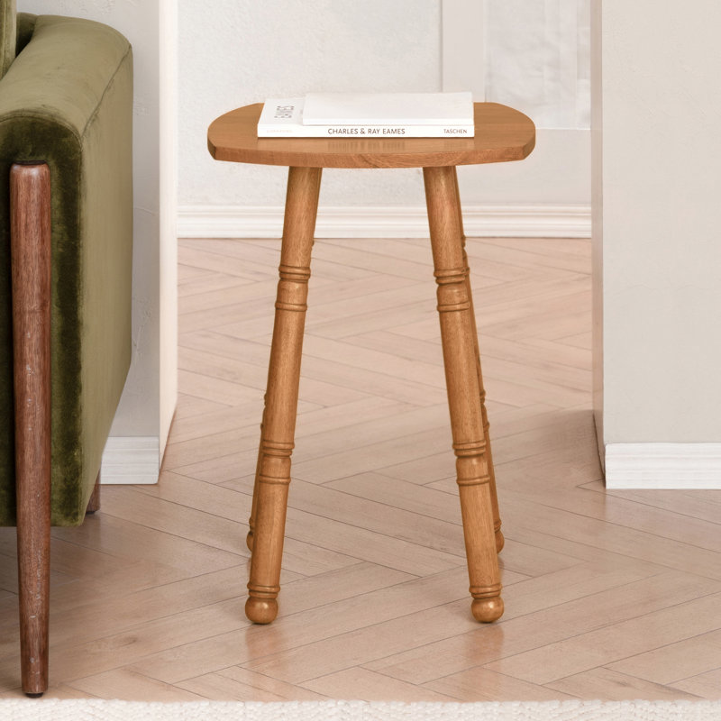 Table de bout en bois massif avec plateau en forme de raquette Cinta, Ton moyen miel