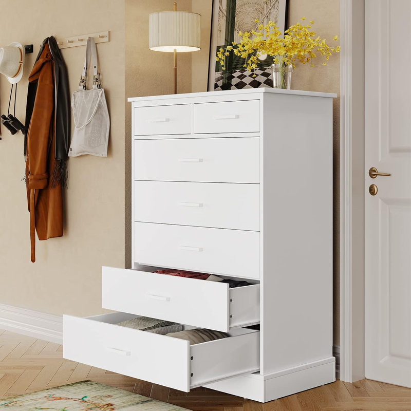 27.6'' W 7 - Drawer Dresser, White