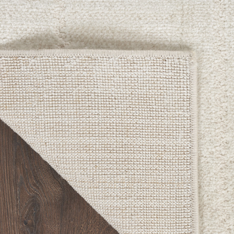 Tapis géométrique en polyester / ivoire tissé à la machine Avishek, Tapis de couloir 2 pi 2 po x 7 pi 6 po