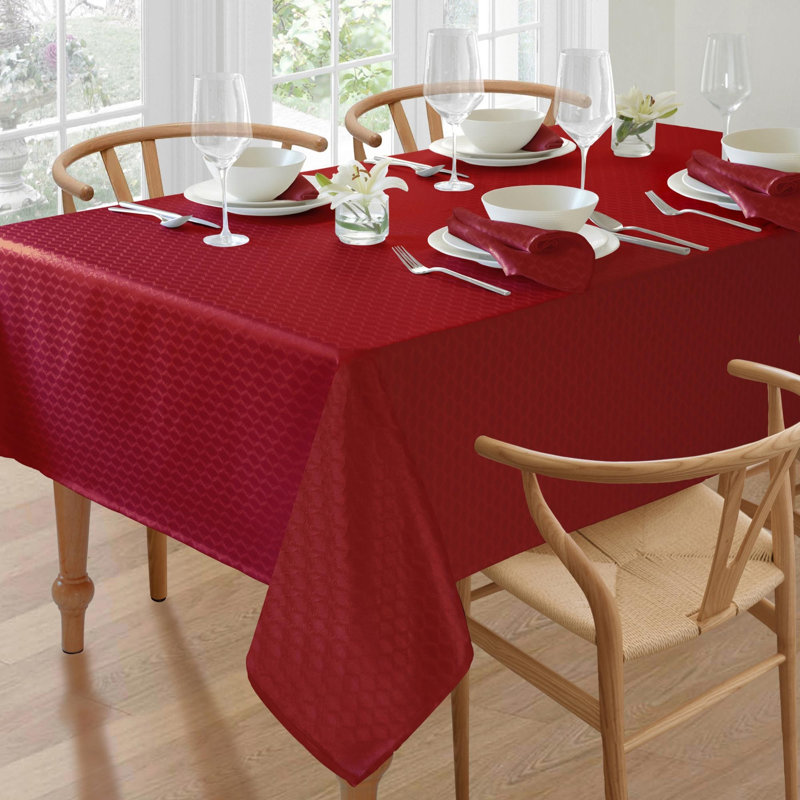 Nappe Lenox Olivia, Rectangle 60 po x 120 po, Rouge