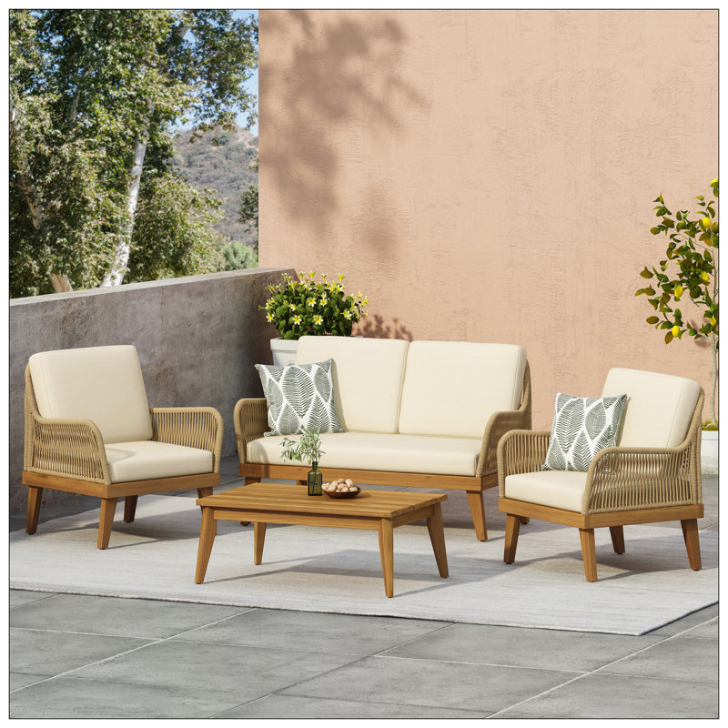 Ensemble de conversation exquis comprenant une causeuse, une table basse et des fauteuils club
