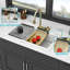 Évier 33 x 22 po en composite de quartz blanc - esthétique en cascade, robinet escamotable, poste de travail avec diverses combinaisons d'accessoires pour la cuisine, le robinet et les collections assorties