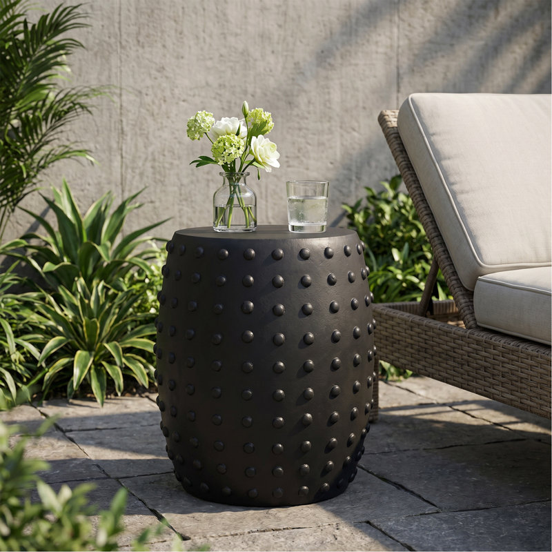 Table d'appoint d'extérieur en béton léger, 18" H x 15.5" W x 15.5" D, Matte Black / Does Not Apply