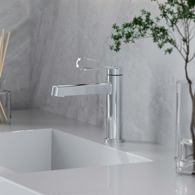 Single Hole Bathroom Faucet with Supply Line
