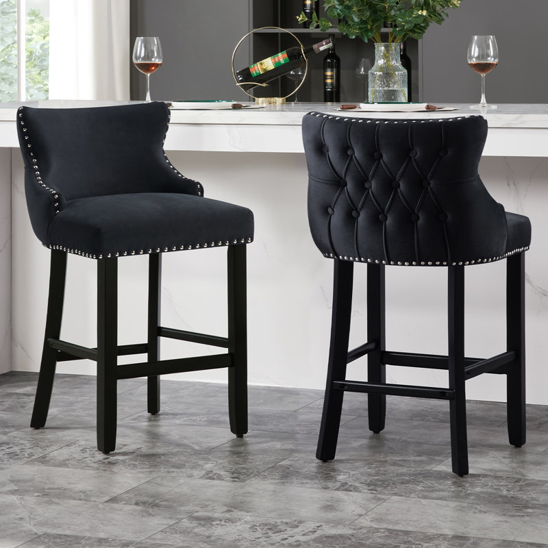 Luxueux tabourets de bar en velours avec dossier en velours et têtes de clou décoratifs, chaises de hauteur de comptoir, convenant aux îlots de cuisine modernes et aux bars à domicile (ensemble de 2) noir