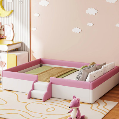 Très grand cadre de lit tapissier très grand avec clôture et escalier, mélange rose et blanc, tissu éponge confortable, 10 lattes pour un soutien solide, processus d'assemblage facile, durabilité améliorée, simplicité