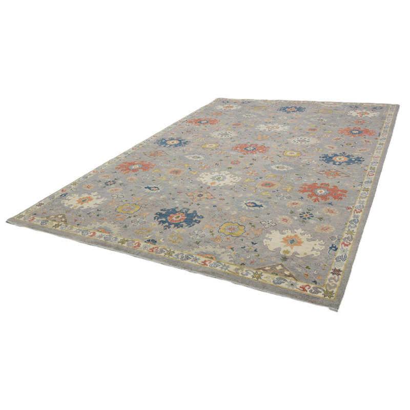Traditional Hand Knotted Wool Oriental Rug