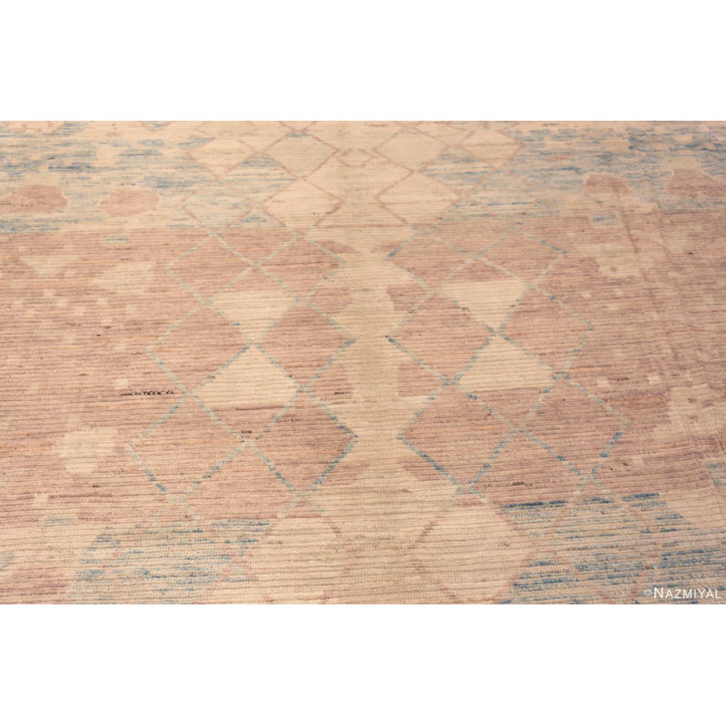 Grand tapis abstrait et contemporain neutre et tribal, unique et doux, unique en son genre