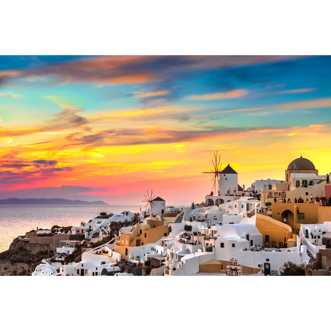 Blick auf Oia, das schönste Dorf der Insel Santorin - Leinwandbild auf Leinwand