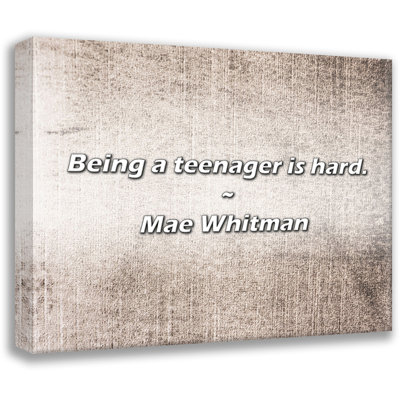 Citation de Mae Whitman: Être adolescent est difficile.