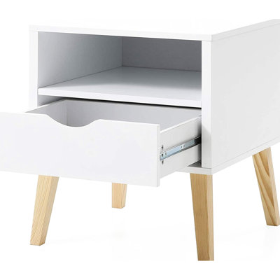 Table d'appoint blanche de style moderne du milieu du siècle, idéale pour les petits espaces. Tiroir et compartiment pour téléphone inclus. Pieds en bois massif. Design américain. Table d'appoint en bois dur. Chambre compacte. Rangement. Fabriqué en bois massif.
