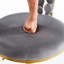 Chaises de bar grises élégantes avec pieds tubulaires en fer doré, confortables, idéales pour les sièges de tabourets de bureau modernes, multiples réglages