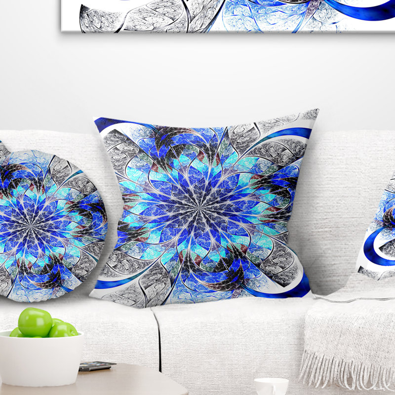 Fleur symétrique bleue fractale - coussin imprimé abstrait, 18 po x 18 po, Coussin décoratif