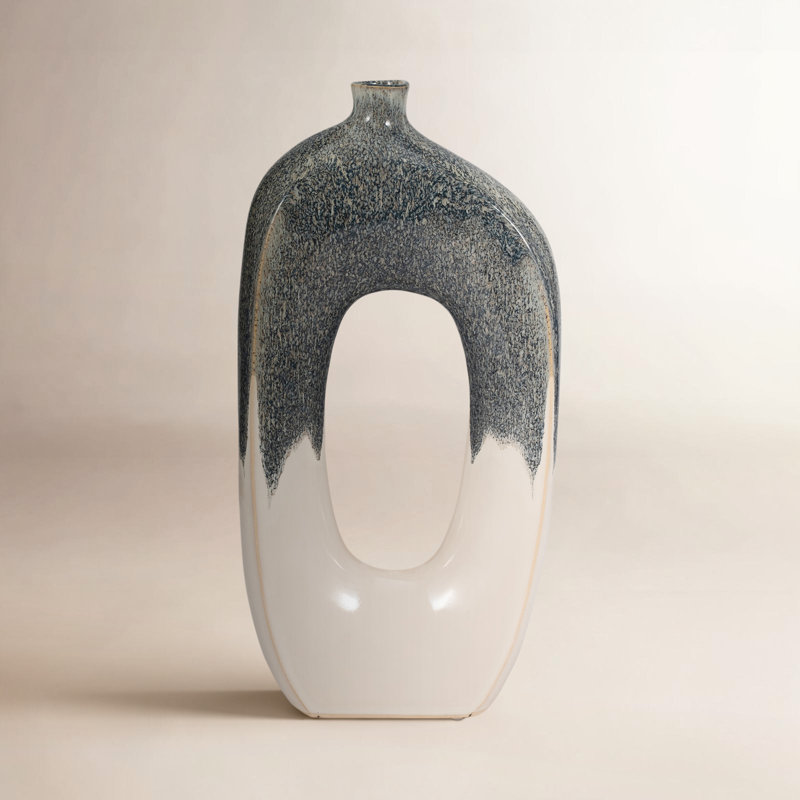 Vase en céramique et en céramique Ilariana, H 16 po x l 8 po x P 3 po