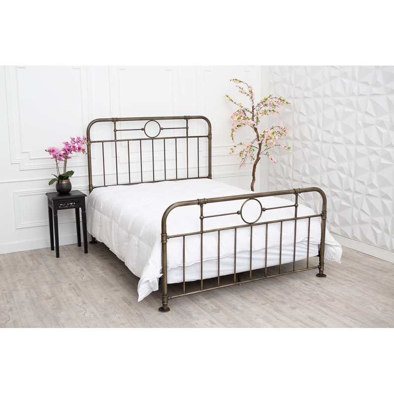 Budapest Goose All Season Down Comforter, Queen