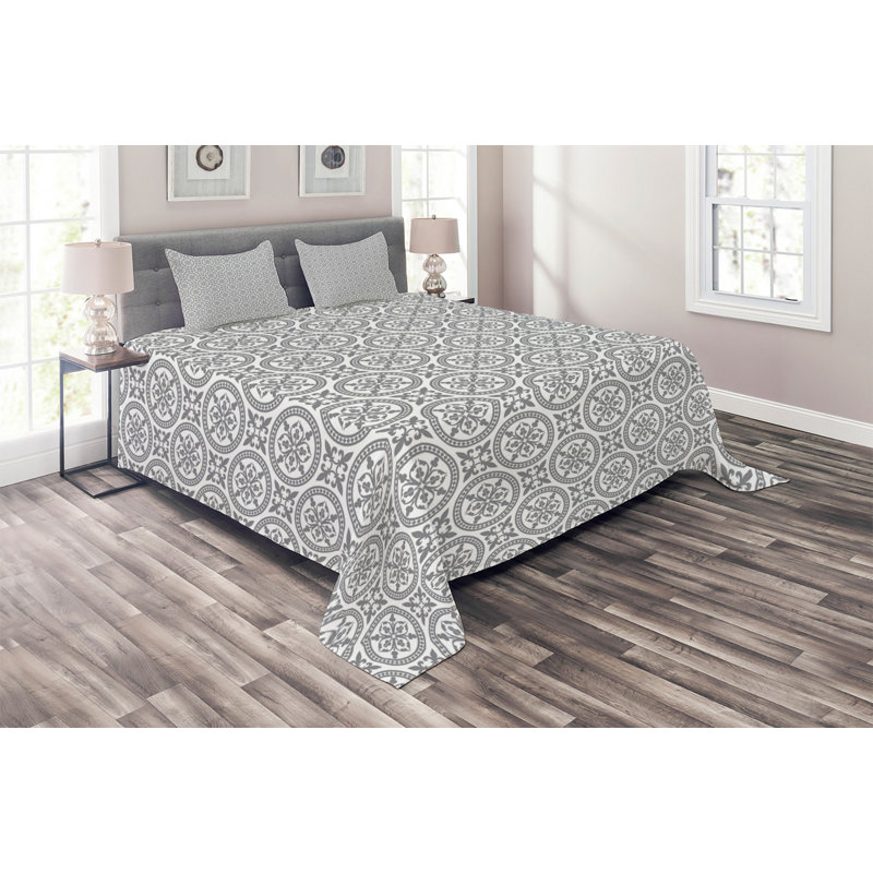 Traditional Polyester Geometric Shapes Coverlet, King Bedspread + 2 Shams