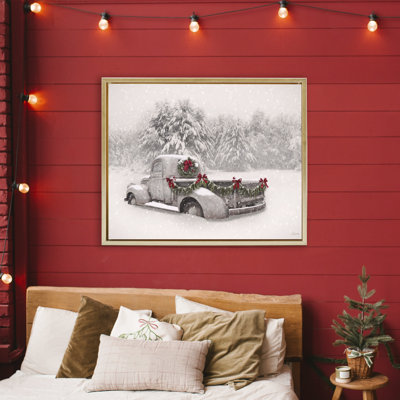 Cadre flottant en forme de camion antique enneigé blanc, design par Lori Deiter