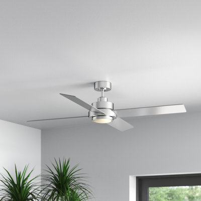 Ventilateur de plafond standard à DEL à 4 pales de 56 po avec télécommande et ensemble d'éclairage inclus Mccoin
