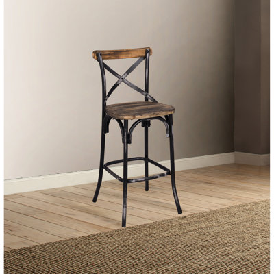 Chaise de bar au fini noir antique et chêne - élément de design à haut dossier, attrait industriel rétro, siège en noyer, bois métallique, pieds et repose-pieds évasés solides, siège confortable d'une capacité de poids de 220 lb