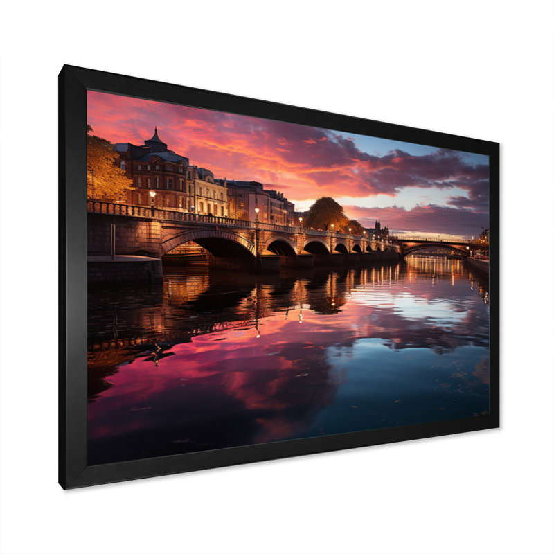 «Dublin Beautiful Cityscape II», reproduction, H 34 po x l 44 po x P 1,5 po, Cadre photo noir