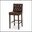 Tabouret de bar pivotant à hauteur réglable avec assise et dossier rembourrés, pour les cuisines et les bars modernes.-697672028