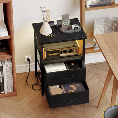 Table de chevet avec station de charge, table de chevet à DEL avec ports et prises U-S-B, 2 tiroirs de rangement en tissu avec finition en polyuréthane, petite table de chevet, noir