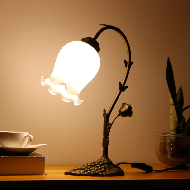 Lampe de bureau en résine Abbiney