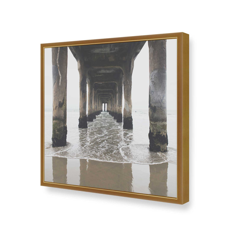 «Manhattan Pier» par Bree Madden, reproduction d'art, H 12 po x l 12 po, Doré