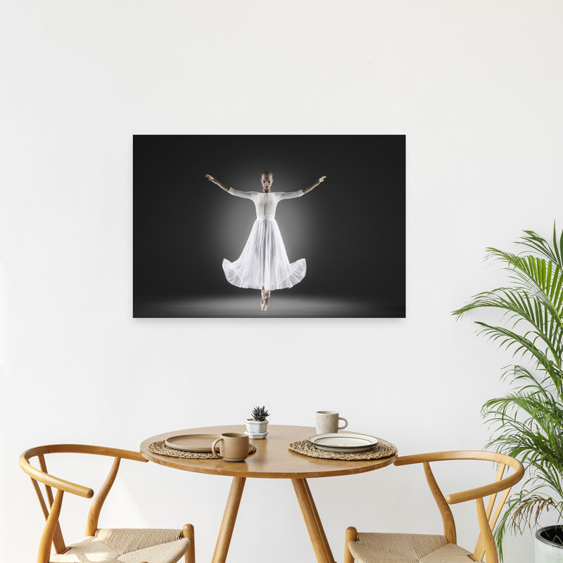 Ballerine en vol, impression d'art dramatique moderne et élégant, H 24 po x l 36 po