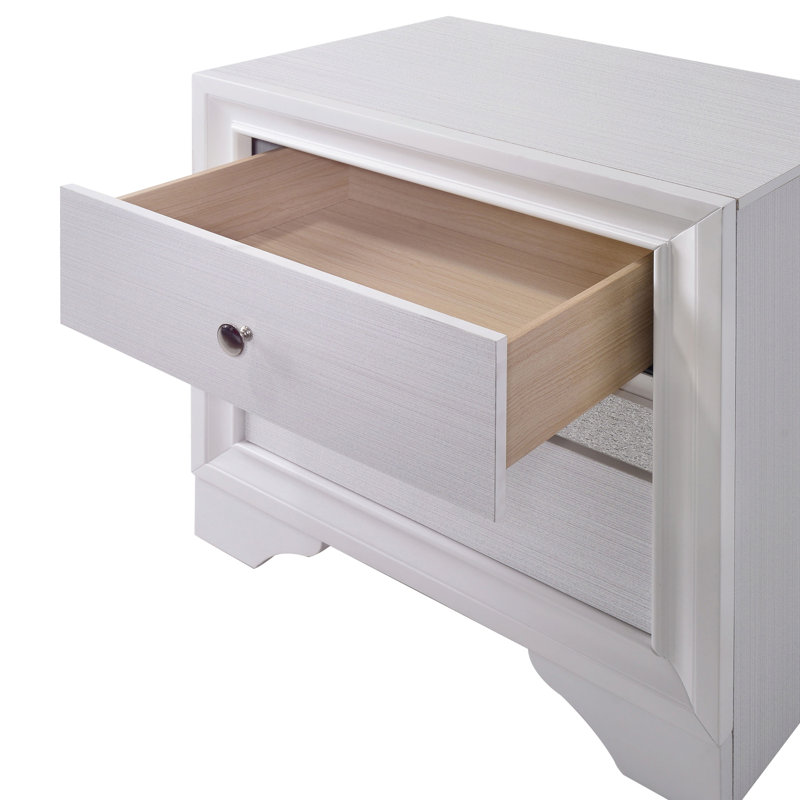 Sana 26''W Solid Wood 3-Drawer Nightstand, White
