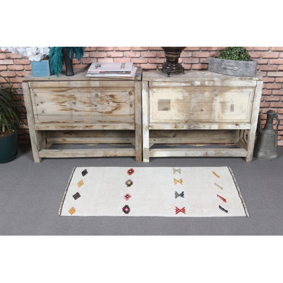 Small White Turkish Kilim With Intricate Flat Weave Pattern, Ideal for Entryways, Made From Durable Hemp
