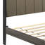 Grand lit tapissier gris et brun avec base de lit en bois massif