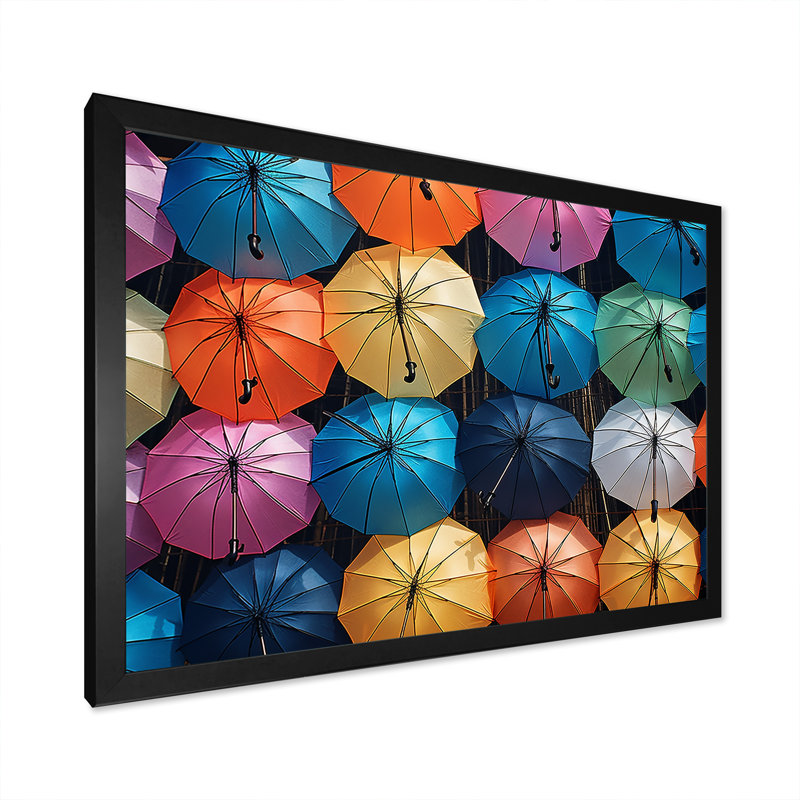 «Rainbow Umbrellas Collage III», reproduction sur toile, Cadre simple noir, H 24 po x l 32 po x P 1 po