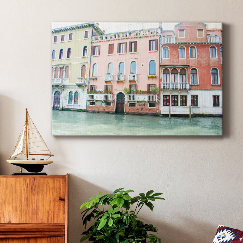 Canal Building II - Photographie sur toile tendue, H 36 po x l 24 po x P 1 po