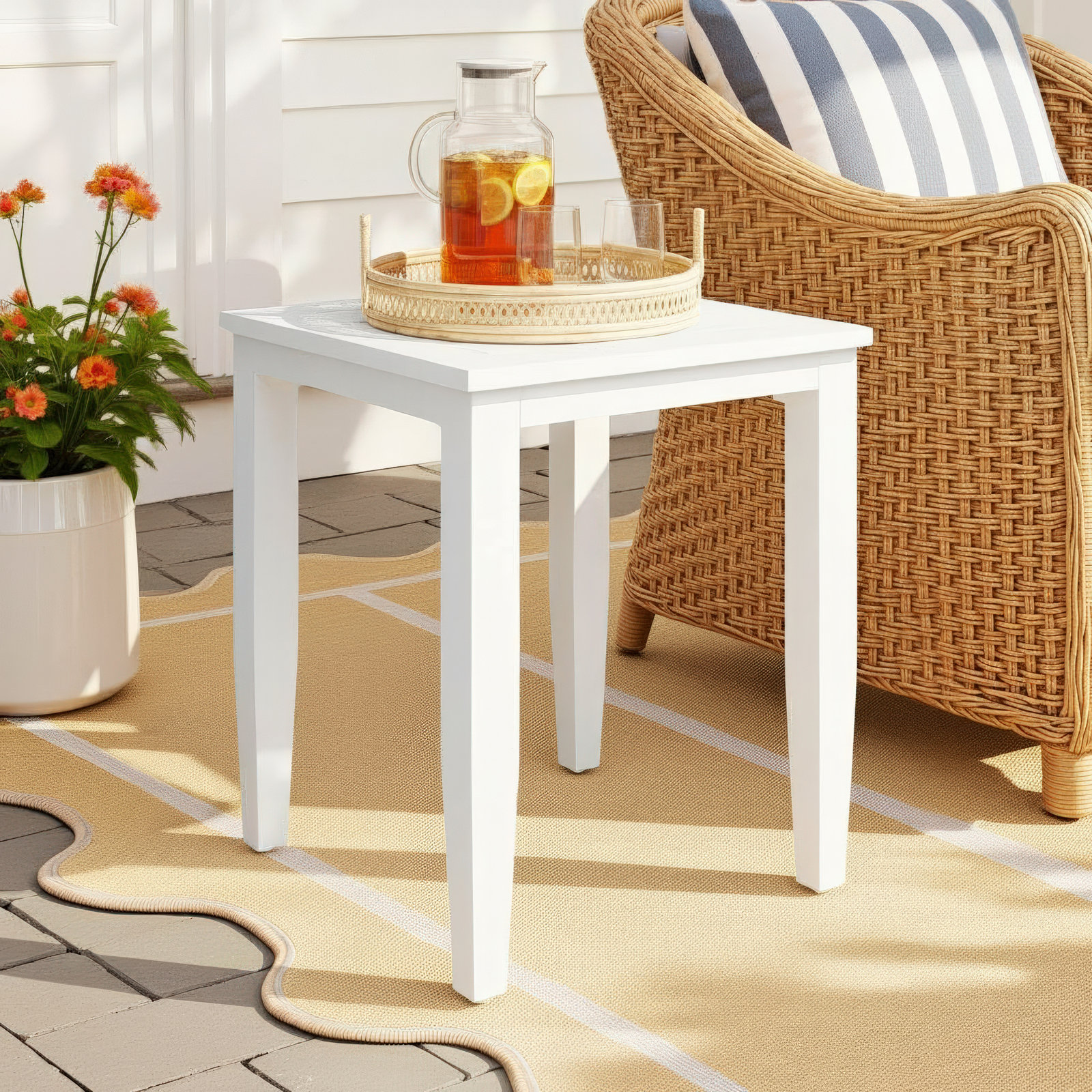 Lilah 18" Patio Side Table