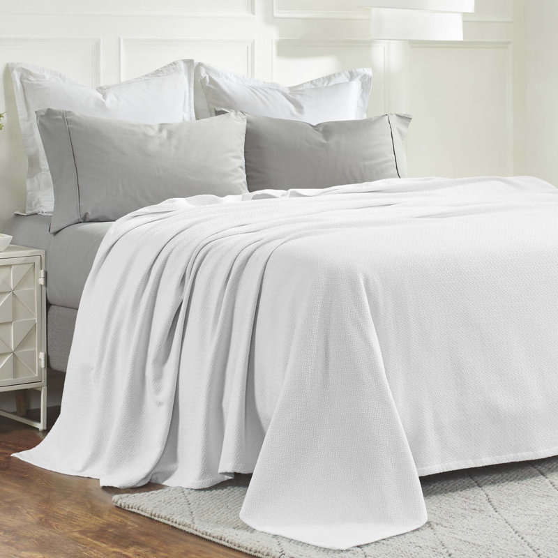 Full/Queen White Cotton Chevron Woven Blanket