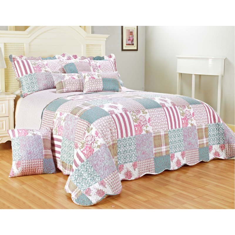 Vergas Polyester Patchwork Bedspread with Pillowcases Included, 235 x 250cm Bedspread - 2 Pillow Shams