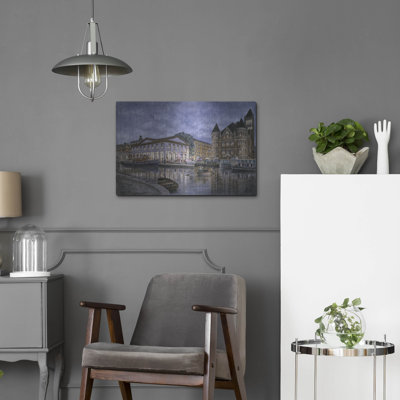 «Syracuse The Weighlocks And City Hall» par Stanton Manolakas