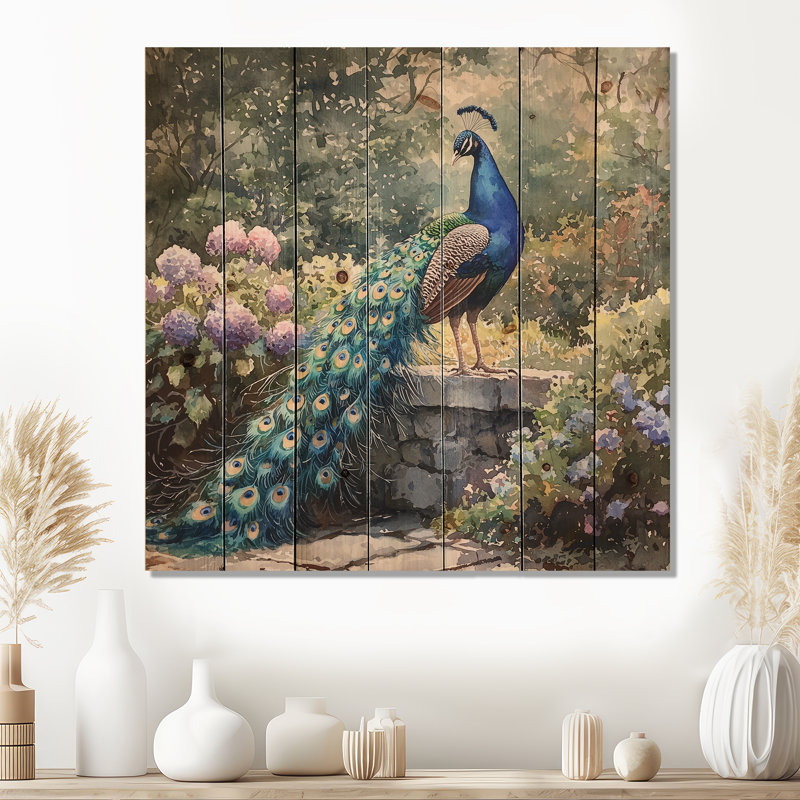 Paon en pleine exposition I - Art mural en bois oiseau - sur bois de pin naturel, H 30 po x l 30 po x P 0,78 po