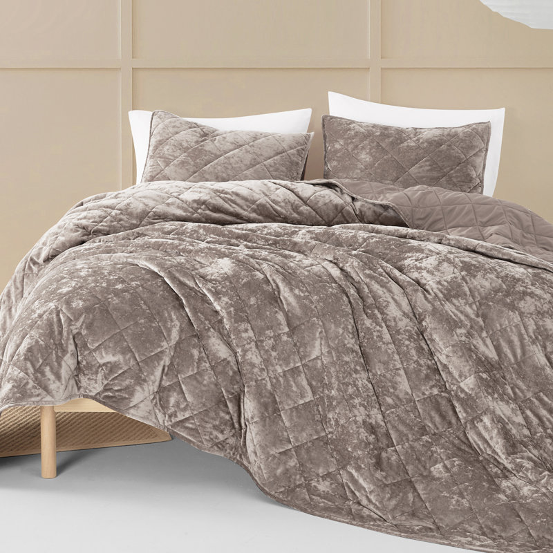 Wonderful Velvet & Flannel Quilt Set, Diamond Quilting Lightweight Comforter with Pillow Shams, Holiday Gift, Light Brown