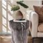 Tables de bout d'extérieur en ciment pour patio, table d'appoint GardenAccent en faux terrazzo, petite table d'appoint ronde ronde pour l'extérieur, tabouret de jardin avec souche d'arbre pour l'intérieur et l'extérieur
