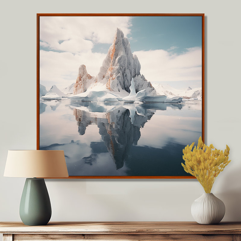 «Majestic Iceberg Silver Blue Landscape - Lake House», reproduction d'art murale, Toile avec cadre flottant brun